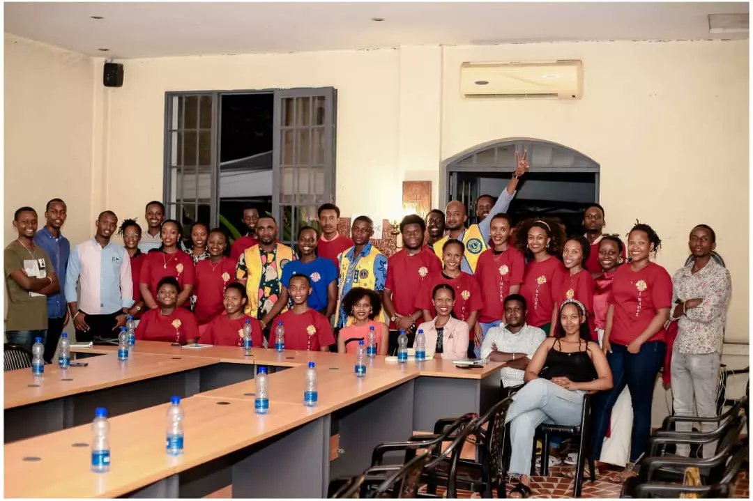 Le nouveau Leo Club de Bujumbura : Intore Leo Club , parrainé par le Lions Club Bujumbura Doyen

<a href="/lionsclubs/">Lions International</a>

#weserve
#proudleo
#lionsclubs
#leoclub