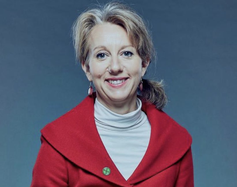 AndMedh's tweet photo. I absolutely love Gail Bradbrook - we wouldn’t be in the mess we’re in if everyone had such a kind and generous heart ❤️ 

Billionaire-owned, gutter press stoking up anger amongst the masses we can do without, thank you 🙏

#hypocrisy #LoveNotHate 
#bitterlemon 🧵 https://t.co/qsTZCMyj2f