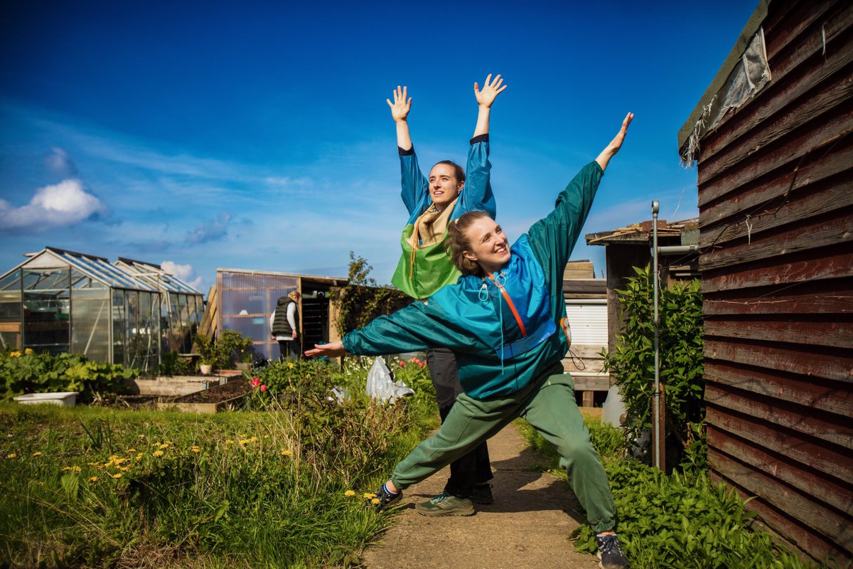 casson_friends's tweet photo. ⭐️ Our new performance project for 2023! ⭐️

#AllotmentProjectShow is human, humorous &amp; heartwarming, celebrating the joy of growing plants &amp; relationships across the seasons 🌱☀️🍂❄️👨🏼‍🌾

@ApplauseTouring @CreativeEstuary @MadeWithMany_ @PboroPresents @ace_national #EarthDay2023 https://t.co/1kkak3TXJt