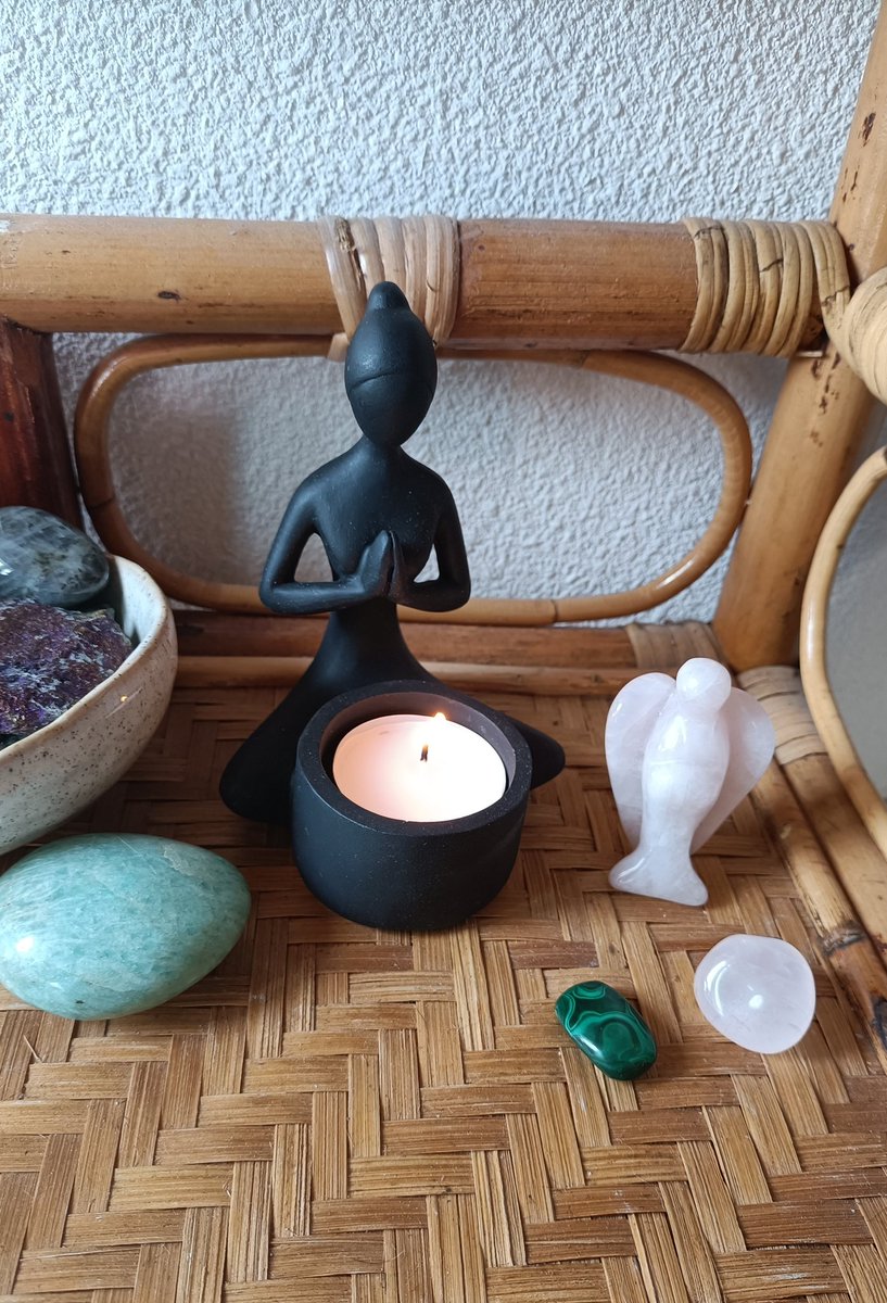 For everyone having a extra hard time today this candle burns for you aswell as for moonbin🕯️🤍