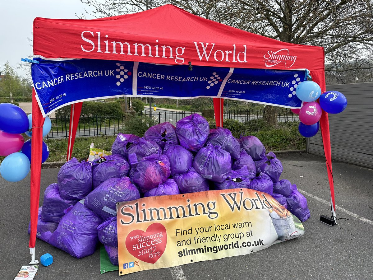Caroline_SW_'s tweet photo. Our incredible #SlimmingWorld #members in #HighWycombe have been busy decluttering their wardrobes to donate to @CR_UK we are tallying nearly 150 bags so far! Absolutely amazing! #ThankYou @Morrisons for the use of your carpark! @SlimmingWorld https://t.co/dSNOxOEj0o