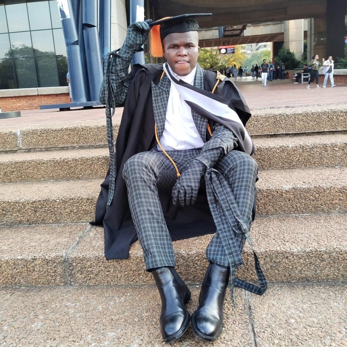 KMonyamate's tweet photo. Second Degree holder 👨🏾‍🎓: Bachelor of Arts Honours in Design.

Outfit by @MARS_is_dope

#ujgraduation #ujgraduation2023 #fashiondesigner #safashiondesigner https://t.co/fPwG0sYHR4