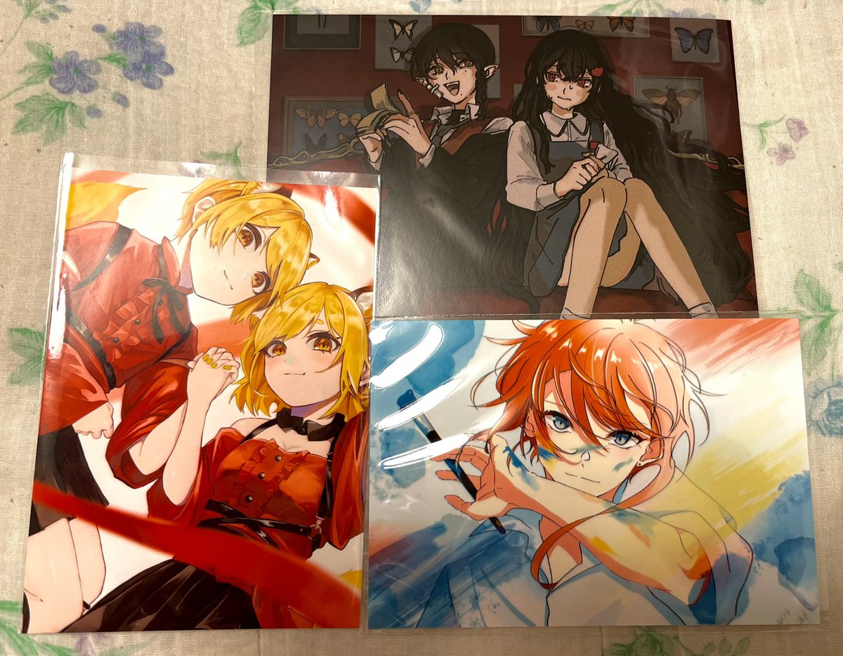 shii619's tweet photo. 今日は色々行ってきた〜！
空想の箱庭展って展示会に行ったけど素敵なイラストが沢山あってとても良かった☺️全部のイラストを購入することは出来なかったけど特に気に入った作品のポスカ等を購入しました。自分も描きたいなって思えていい刺激になった！ https://t.co/xx97eKtTnV