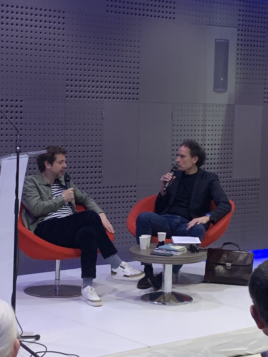 Vandaag na 4 jaar is er weer een Schrijversdag in Utrecht voor onze leden. Met gespreksleider Onno Blom en schrijvers Ramsey Nasr, Geert Mak en Lisa Weeda. #onbeperktlezen