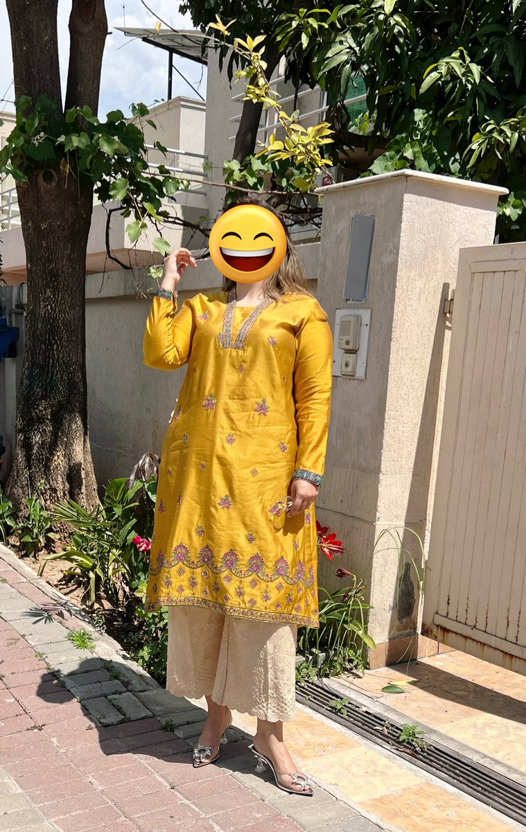 rushmeentweets's tweet photo. Eid Mubarak 

Wishing your family and you a blessed, happy and joyous Eid

PS: Face not worth the camera today https://t.co/6K0j96CRJ5