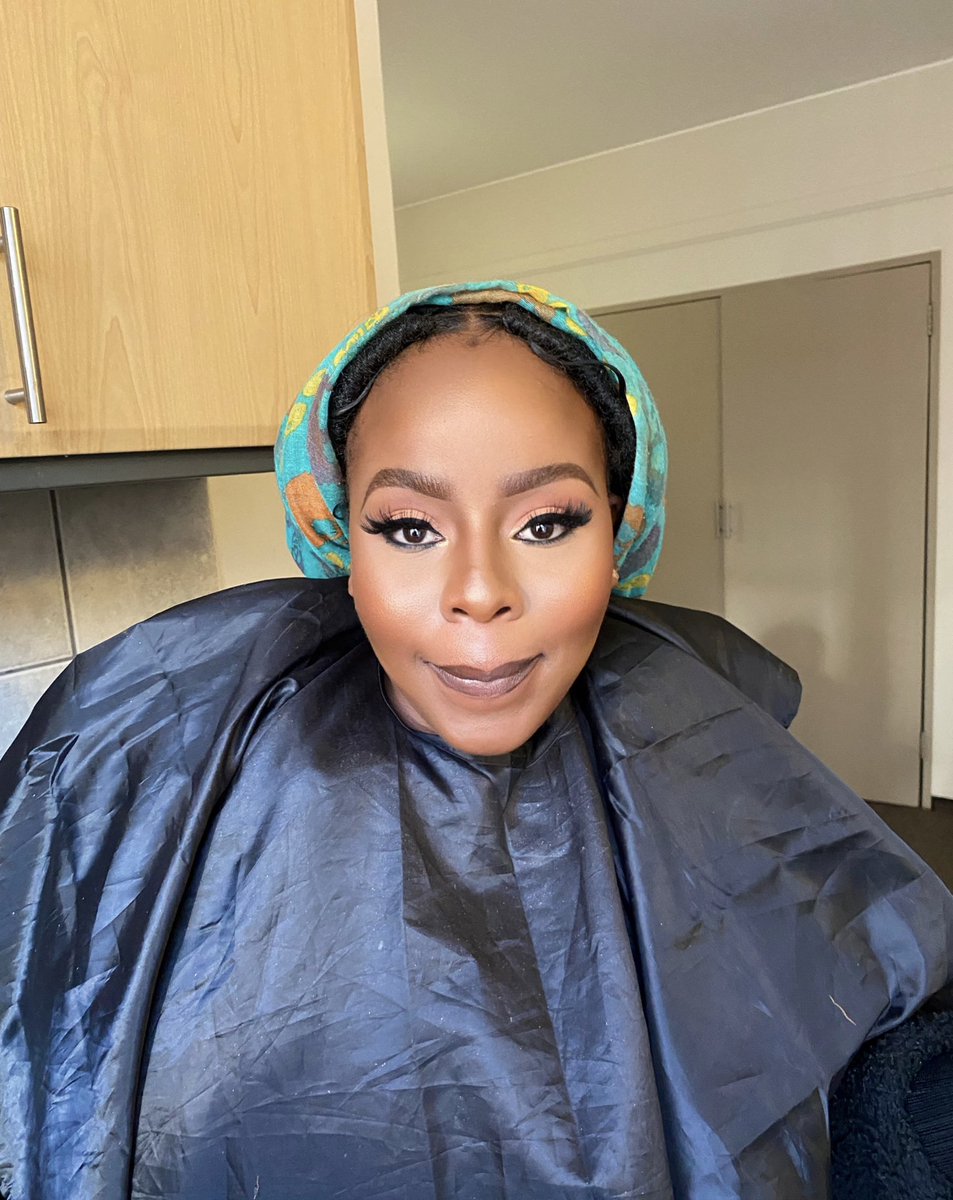tinky_blvckskin's tweet photo. 🔌: Pretoria makeup artist
📞: 0614408341
📍: Pretoria cbd
#pretoriamakeup #graduation2023 #graduationmakeup #ptamua #GirlzTalkZa #SkeemSaam #NedbankPolo #UmkhokhaTheCurse https://t.co/WjbNTSb31Q