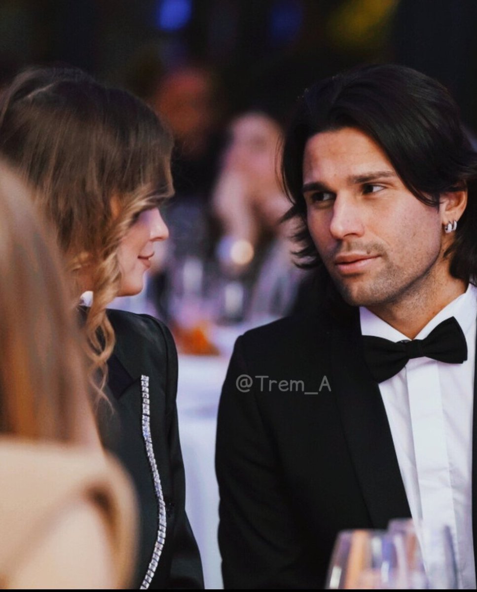 dellacquamarsa's tweet photo. Sguardi che fanno rumore ❤️‍🔥
#luvana #onestiners https://t.co/Beg7be8kEr