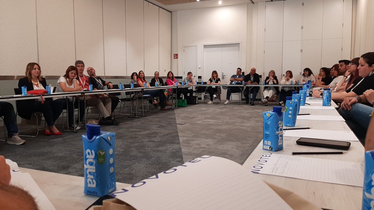 rafabillor's tweet image. En la mesa de #gamificación de la #EduJornada convocada por @imgende van a quedar citas para el recuerdo y menciones a cómo plataformas como @genially_es, @ClassDojoES, @ClassInTheBox o @edpuzzle_es nos facilitan la labor. Muy orgulloso también de las menciones a @sandboxeduca