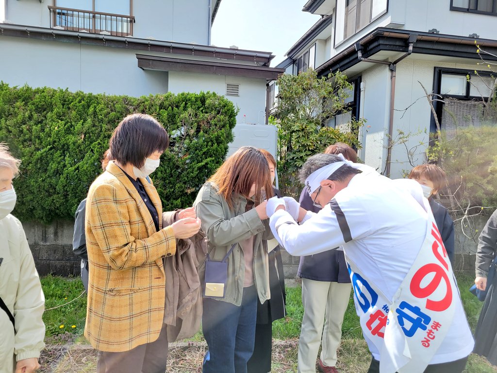 CALfoggy1988's tweet photo. 茨島での街頭演説です！
夕方も走り抜きます!!
 #秋田市議会議員選挙  #まきの守  #期日前投票に行こう https://t.co/0sEYXzvDxB