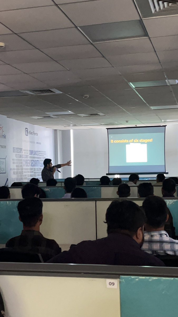 nullDelhi's tweet photo. Our next speaker Paritosh Bhatt takes an interesting beginner session on #incidentresponse lifecycle
@null0x00 #null0x00 #nulldelhi #infosec https://t.co/8qPTgug3UV