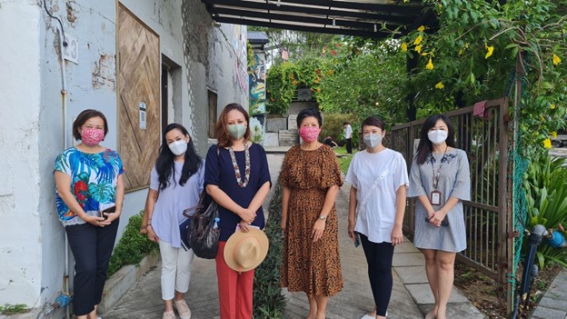 my_British's tweet image. Focused on elevating local crafts, The Ranee of Sarawak took on the grant opportunity to improve production and marketing sustainability of local craft making communities.

Learn more about it at:
britishcouncil.my/programmes/art…

#CraftingFutures #DigitalCraftToolkit #CraftEntrepreneurs