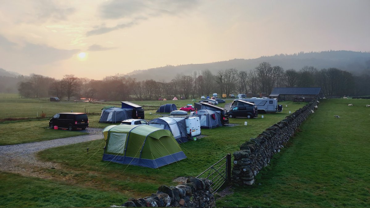 Significant numbers of @UTSnowdonia competitors stopping over with us at the moment to get some training in. 3 weeks to go until the big race! #eryri 
Rather you than me! 🤣