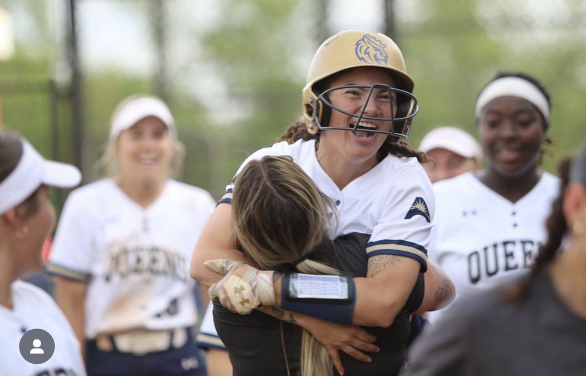 SierraVanzant's tweet photo. Notes from Today📝

BIG TIME HOMERUNS = BIG TIME HUGS💥 @KayleeDejesus7 

@ashlynmick KNOWS HOW TO GET 🆙

BULLPEN LOVE ON 🔝 @C2022Johnson @autumnpcourtney @AbbyCraver @NWescott88

#ASUNBuilt #QUSB #ASUNSOFTBALL https://t.co/sCmyaVWgcH