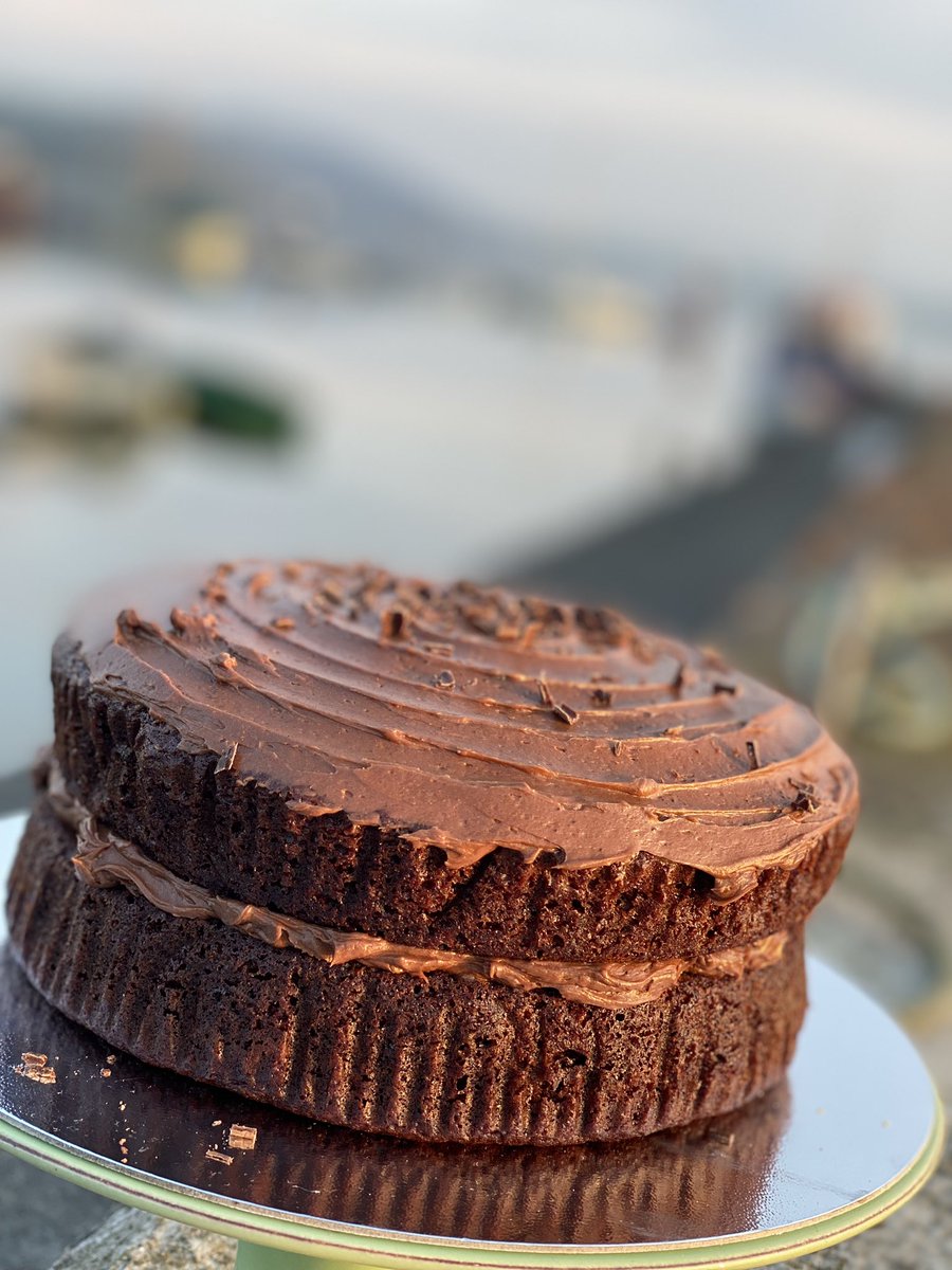 cake_dame's tweet photo. Chocolatey kind of day #ChocFudge Cake … 
Beautiful Morning here . https://t.co/oMOmhwkFMd