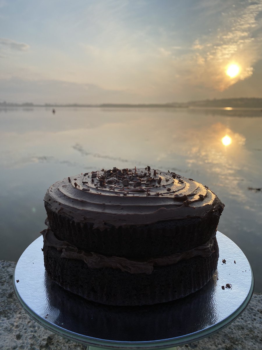 cake_dame's tweet photo. Chocolatey kind of day #ChocFudge Cake … 
Beautiful Morning here . https://t.co/oMOmhwkFMd