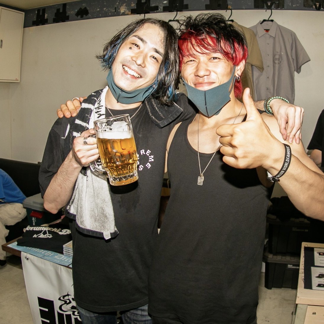 RIOTJUNCTION's tweet photo. 【明日】

久しぶりの京都です、
よろしくお願いします◎

サポートは特別編成赤青コンビです❤️💙
Gt.@em_keita 
Ba.@aoi804 

チケット予約受付中📨💞 https://t.co/KPaIs6JOQg