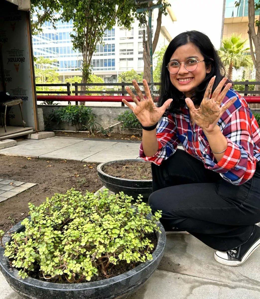 theyellowcoin's tweet photo. To mark the celebration of Earth Day, #TeamTYC came together to make a positive impact on the environment and promote a sustainable future by planting new saplings and nurturing them with water.

#TYCCommunication #EarthDay #Celebration #EarthDay2023 #InvestInOurPlanet #EarthDay https://t.co/aQJg2JCMzJ