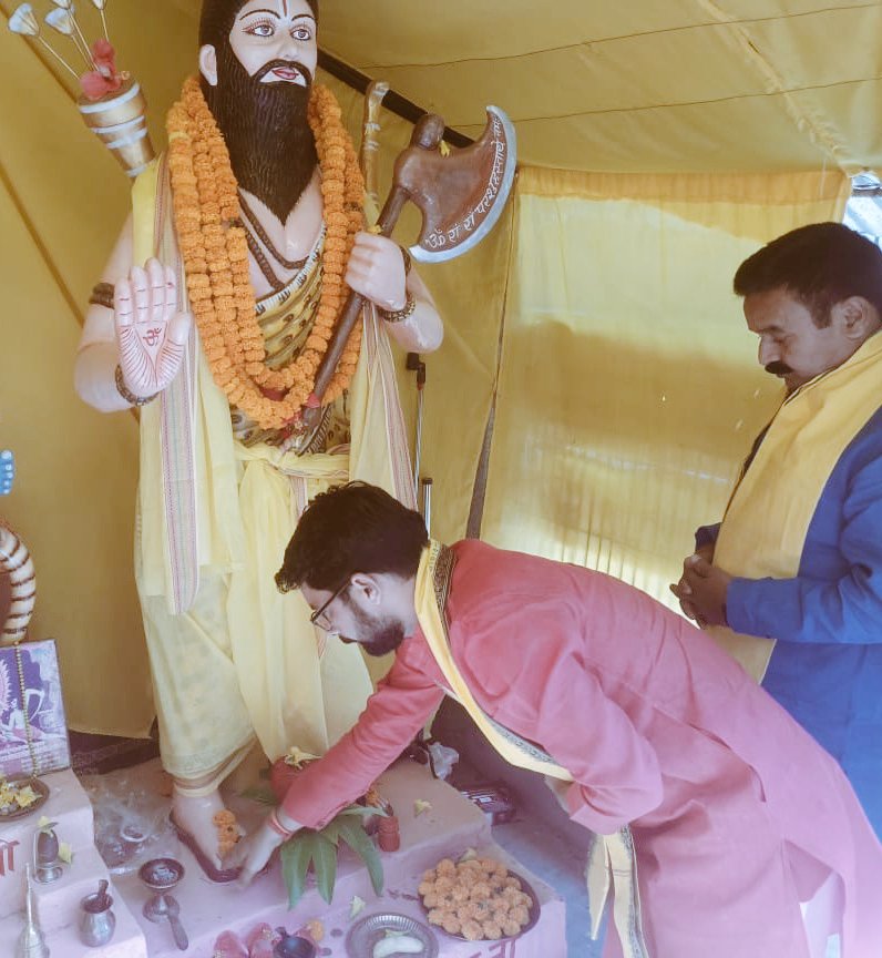 AshutoshBiharKa's tweet photo. जय बाबा परशुराम 🙏 https://t.co/D2ZznwiT8s