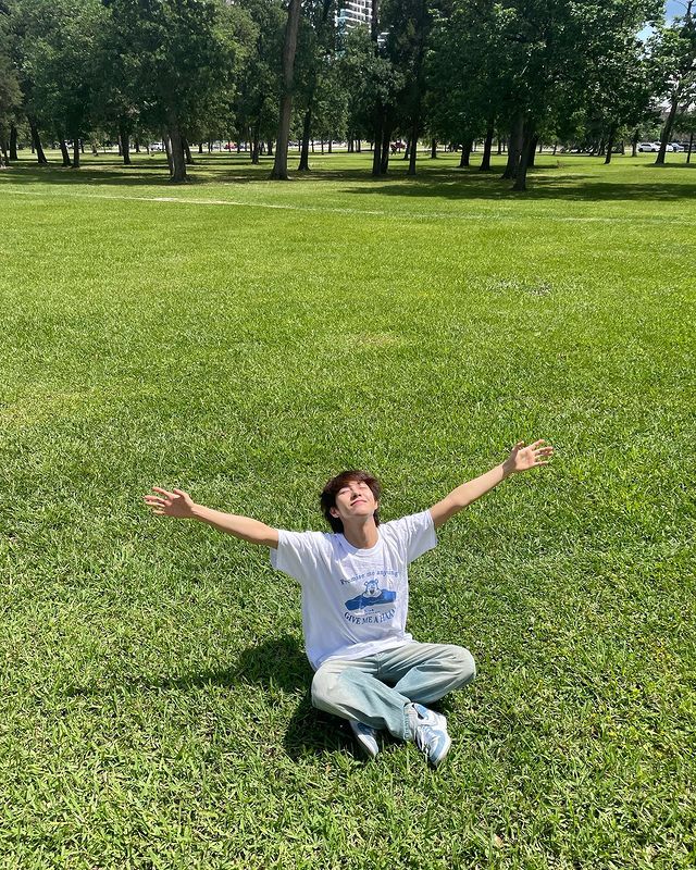 []
Mao bagi thr, buat dua orang aja. Nominalnya rahasia. Syaratnya rt ini+reply dengan apa aja yang kalian suka dari Renjun 💛

Anw Happy Eid Mubarak buat yang merayakan! Mohon maaf lahir batin🙏🏻🙏🏻

Sampai tgl 23, jamnya seinget aku aja 😭
Btw mau followan bole, gak juga gapapa.