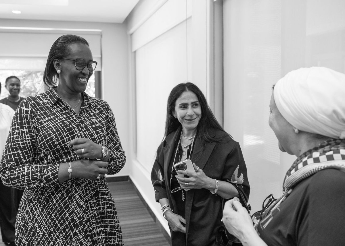 Imbuto's tweet photo. Our latest newsletter is out now! Stay up-to-date with all the latest updates, stories, and developments from Our Chairperson @FirstLadyRwanda and the 
Foundation’s programmes.

Read more here: https://t.co/JW0RhlYPvr

#ImbutoEngages
#FacesofImbuto https://t.co/7nnhrWtx8G