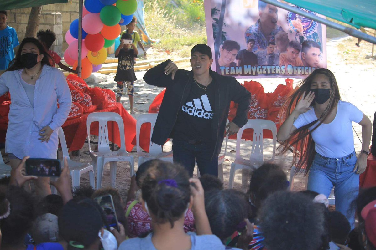 Idaan na lang sa sayaw..

MYGZ AWARDING TODAY

#MygzMolinoAWARDEE