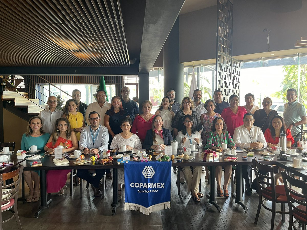 JovitaPortillo's tweet photo. En el marco del mes del niño👦🏻 y niña👧🏻 que 🇲🇽 celebra el 30 de Abril, en la #ComisionLaboral de @CoparmexQRoo se presentó el proyecto para combatir el Trabajo Infantil/Forzoso impulsado por @OITMexico con la intervención de Nancy Hernández y Antonio Benavides
#InfanciaConFuturo https://t.co/EqKKtqtFoX