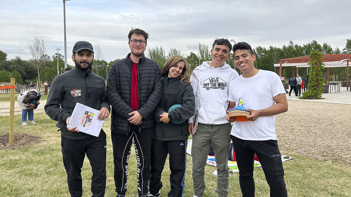 ajprodesi's tweet photo. #PRODESI estuvo la tarde de ayer colaborando activamente en la jornada lúdica organizada por la Mesa de Voluntariado de Salamanca: deportes, juegos, y muuucha diversión #SomosVoluntarios 🔥
¡Gracias por contar con nosotros! https://t.co/1IAksVMwLv