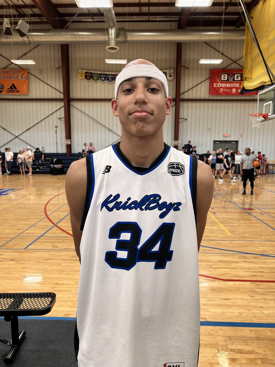 •2025 7’0 Center Xavion Staten had 15pts 13rebs and 5blks. 

Also Noted 2025 6’3 Guard Mason Brown had 16pts and 4rebs With the Game Winning Basket in Sudden Death Overtime 🆚 @TeamJudahNation 16u <a href="/PRO16League/">PRO16/NXTPRO League</a> 

#Knickboyz 💙🧡