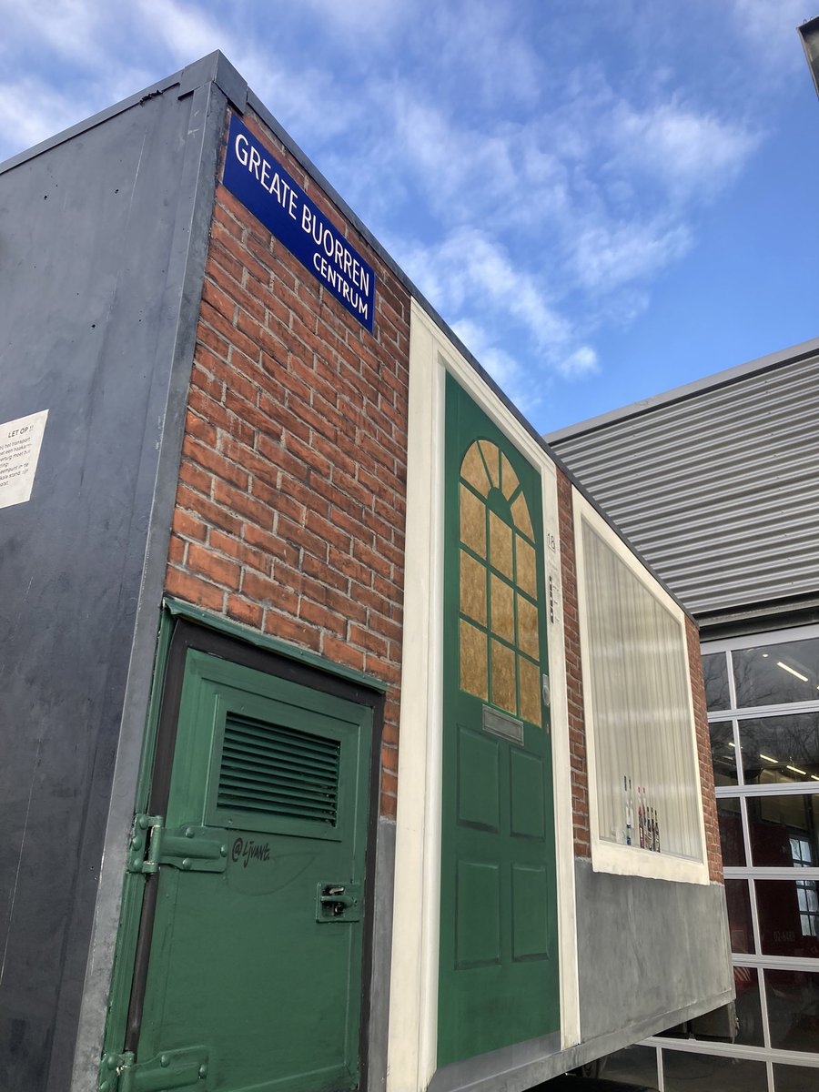 wietzenu's tweet photo. De “grote straat” is vandaag aanwezig op de opendag #brandweer #mantgum @BrandweerFrl bezoek #room18 #brandveilig #escaperoom https://t.co/7sdk7cqX8C