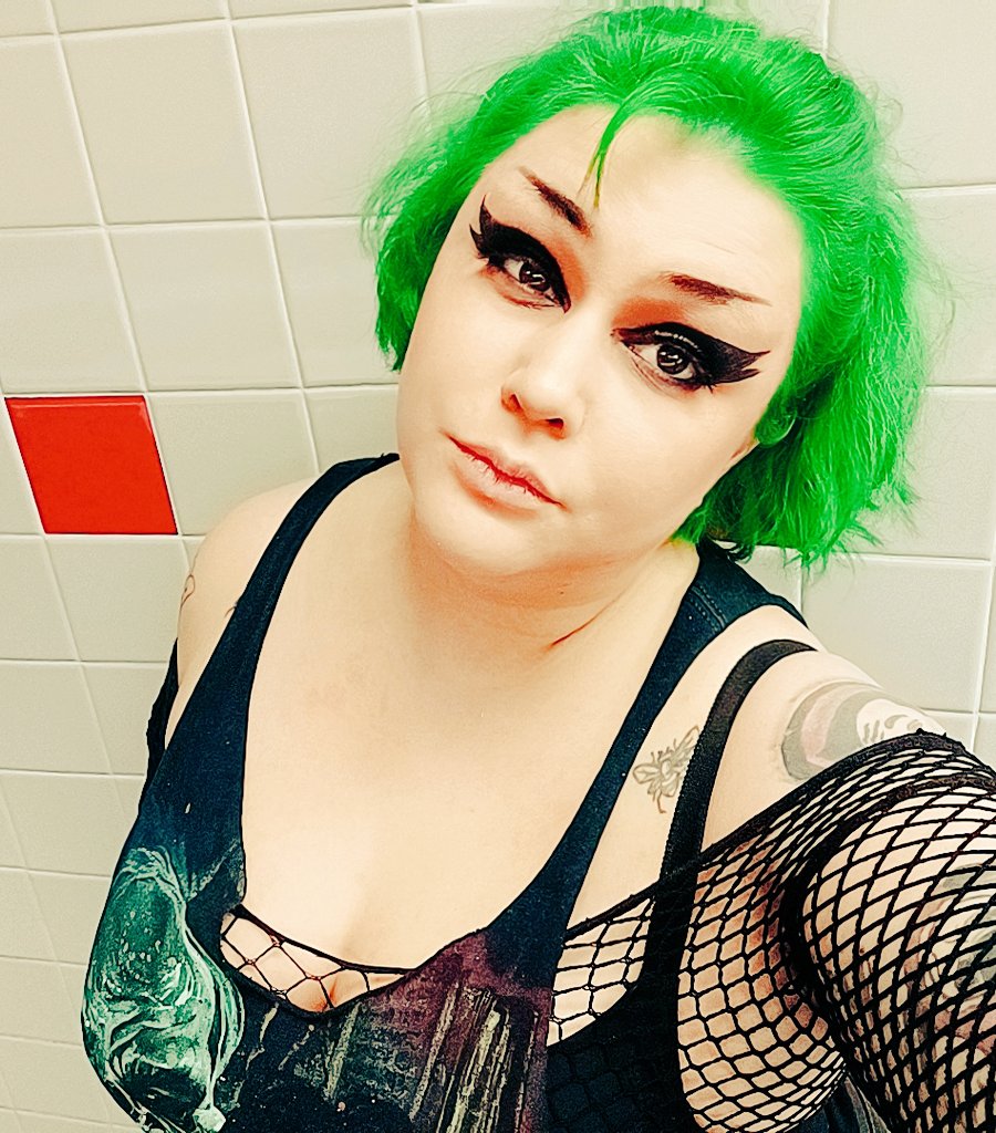 XxDeviStationxX's tweet photo. Couldn't be happier as my natural hair color https://t.co/JrZS9418uc