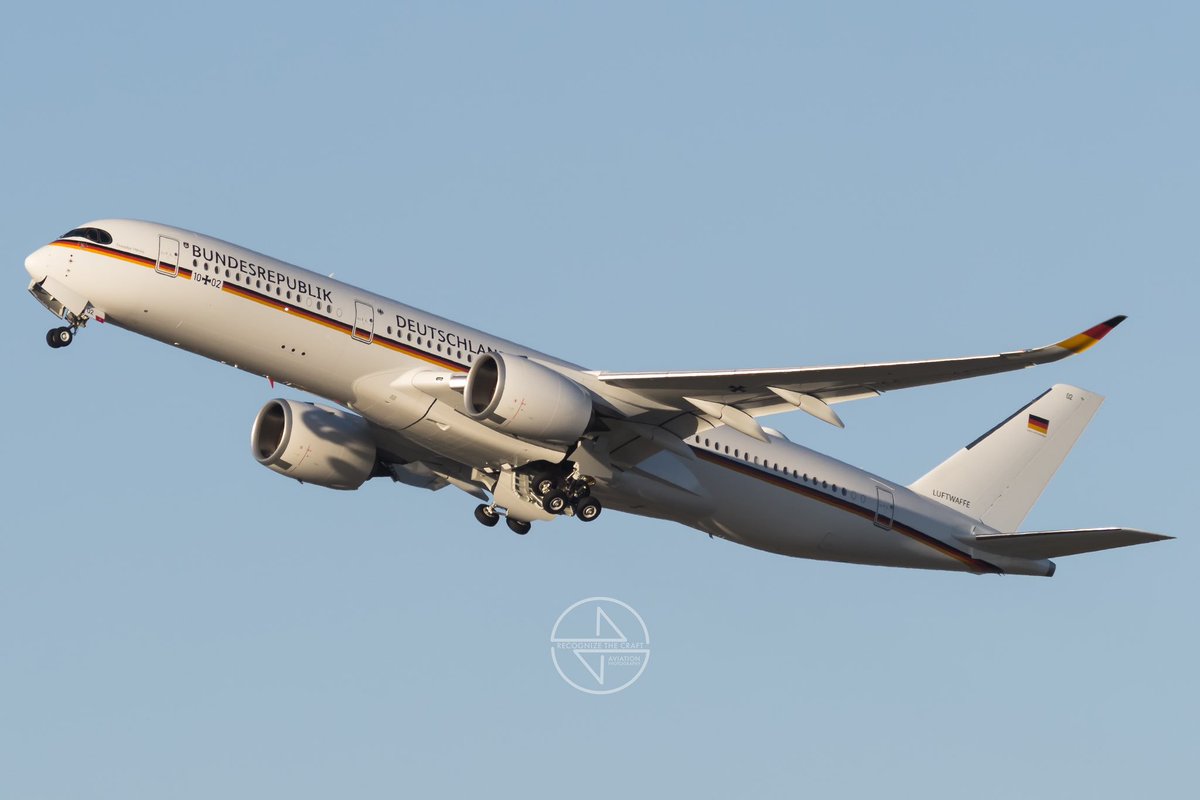 gankp's tweet photo. German Air Force (10+2) taking off to Los Angeles (LAX) from @flySFO (SFO)

** Hamburg's First Mayor Dr. Peter Tschentscher came to San Francisco as part of his US visit. 

**Aircraft Name : Theodor Heuss
#GermanAF #A350 #Luftwaffe #SanFrancisco #GoldenHour #BayTour https://t.co/3rViJklbJx