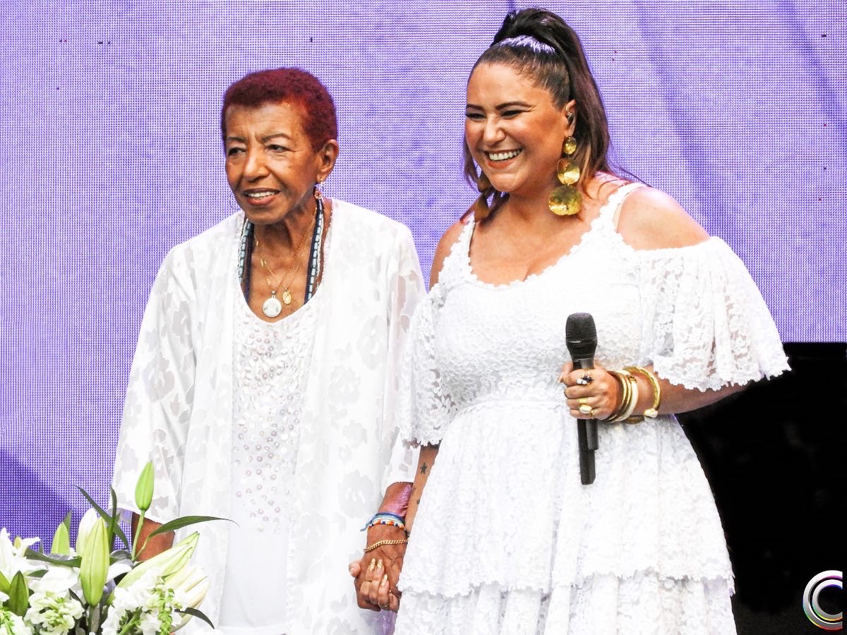 calladinni's tweet photo. Momento mais que especial no show da @MariaRita com a participação especial da grande @lecibrandao no #sambadamaria no dia 18 de março de 2023. #mariarita #lecibrandão https://t.co/iRWJ51ep4j
