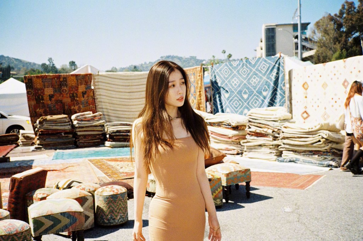 shuxinspics's tweet photo. shopping at the flea market in LA https://t.co/MV1fHPfch3