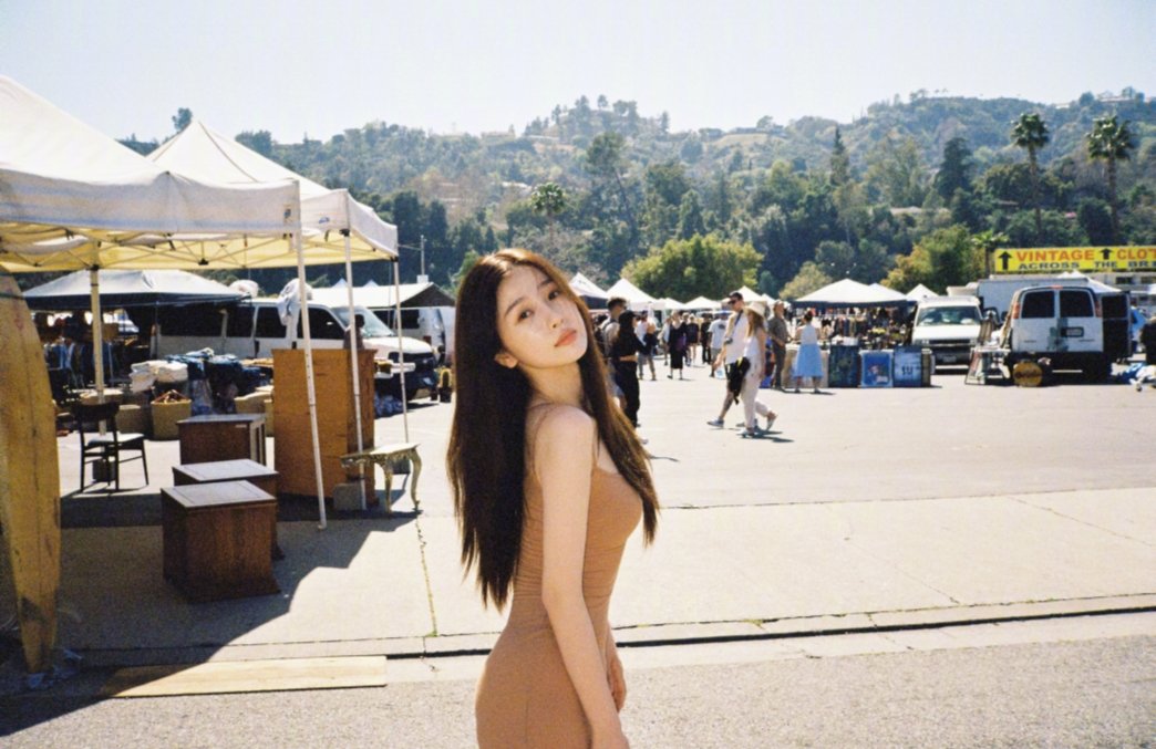 shuxinspics's tweet photo. shopping at the flea market in LA https://t.co/MV1fHPfch3