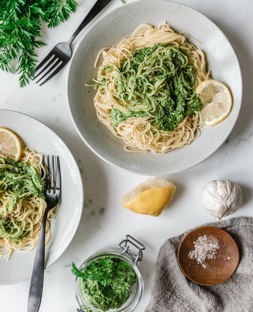 eatthisorg's tweet photo. Capellini mit Karottengrün-Pesto.🥕🍝 Je frischer das Grün, desto milder und angenehmer ist der Geschmack. https://t.co/NNjzoS2Fe7 https://t.co/8EpfgtGFJH