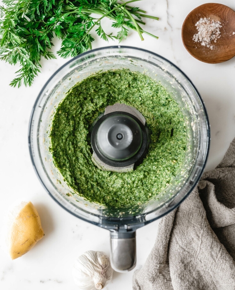 eatthisorg's tweet photo. Capellini mit Karottengrün-Pesto.🥕🍝 Je frischer das Grün, desto milder und angenehmer ist der Geschmack. https://t.co/NNjzoS2Fe7 https://t.co/8EpfgtGFJH