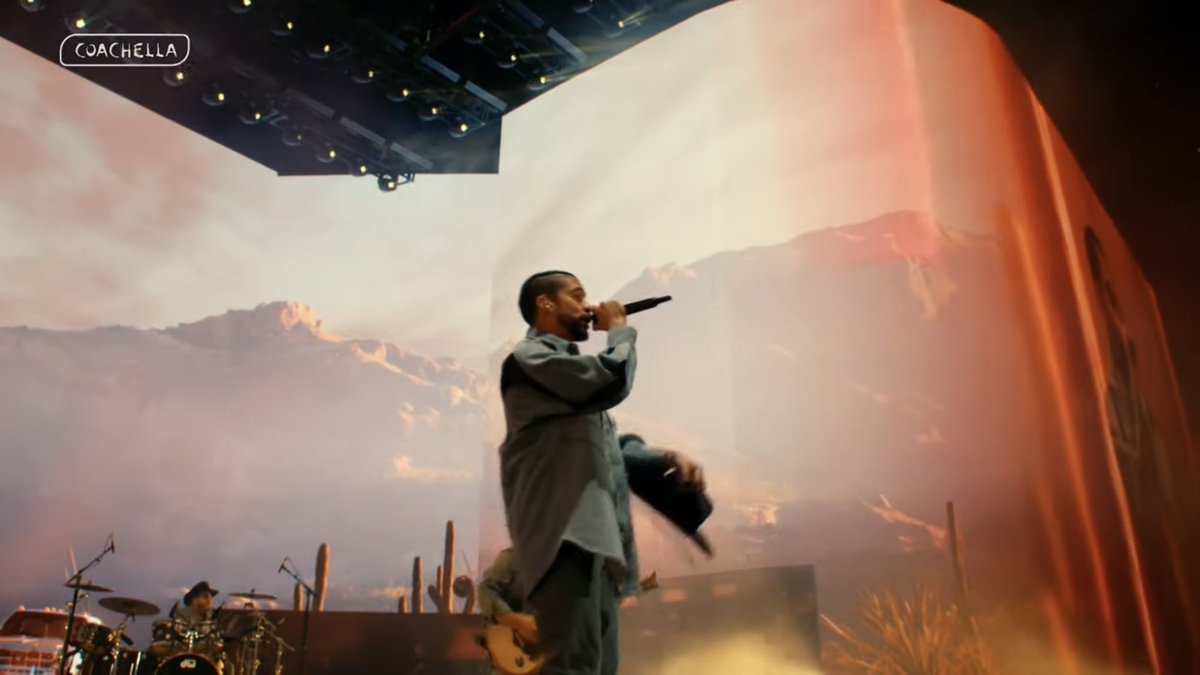 AccessBadBunny's tweet photo. Bad Bunny and Grupo Frontera performing “un x100to” live for the FIRST TIME ever in Coachella 🇲🇽 🇵🇷 https://t.co/YNgdnx9NUf