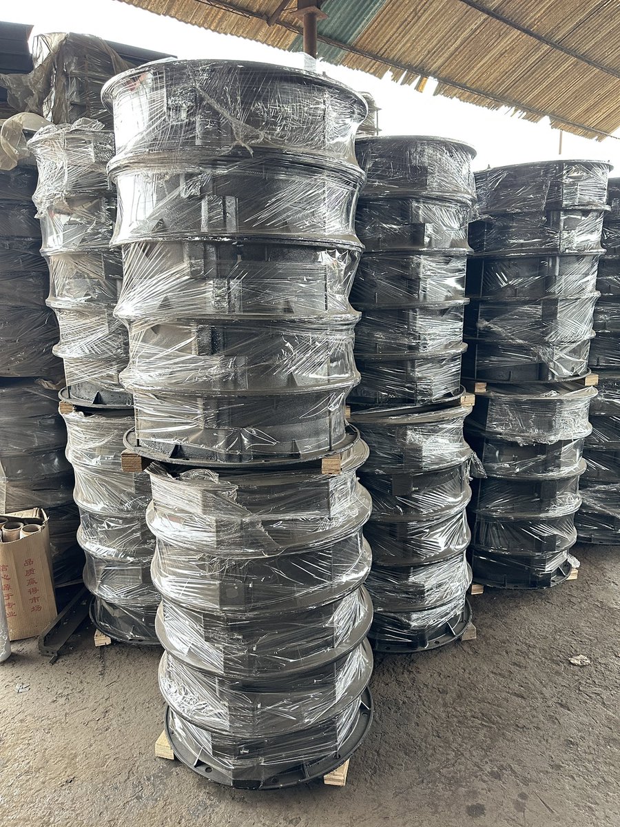 BotouDongliCast's tweet photo. Ready to ship them out. #manhole #manholecover #grating #castiron #en124 #Люки https://t.co/akTZgGxlnF