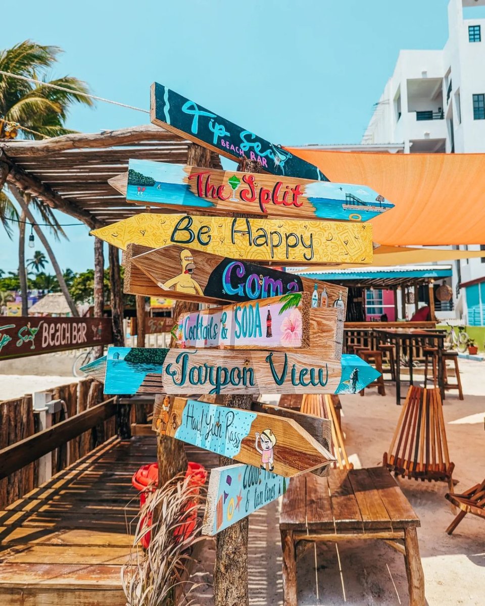 Which way do you want to go?😎 #TravelBelize
📸: @backpack_nat
📍: Caye Caulker