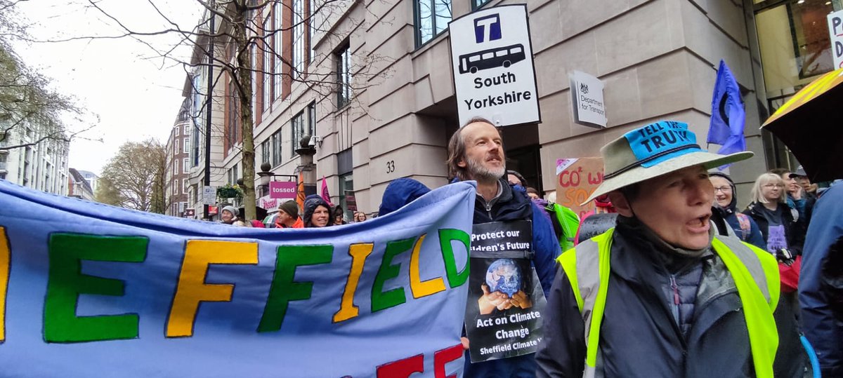shefgreenpeace's tweet photo. Great to be part of @BetterBusesSY  noisy action @transportgovuk in #London yesterday. Thanks for the support @LouHaigh! We need buses back under public control!
#TheBigOne #UniteToSurvive
@SouthYorksMCA
@SouthYorksMayor
 @SheffieldFoE @SYClimateNews @GreenpeaceUK @olivercoppard https://t.co/cM9VMA7nGd
