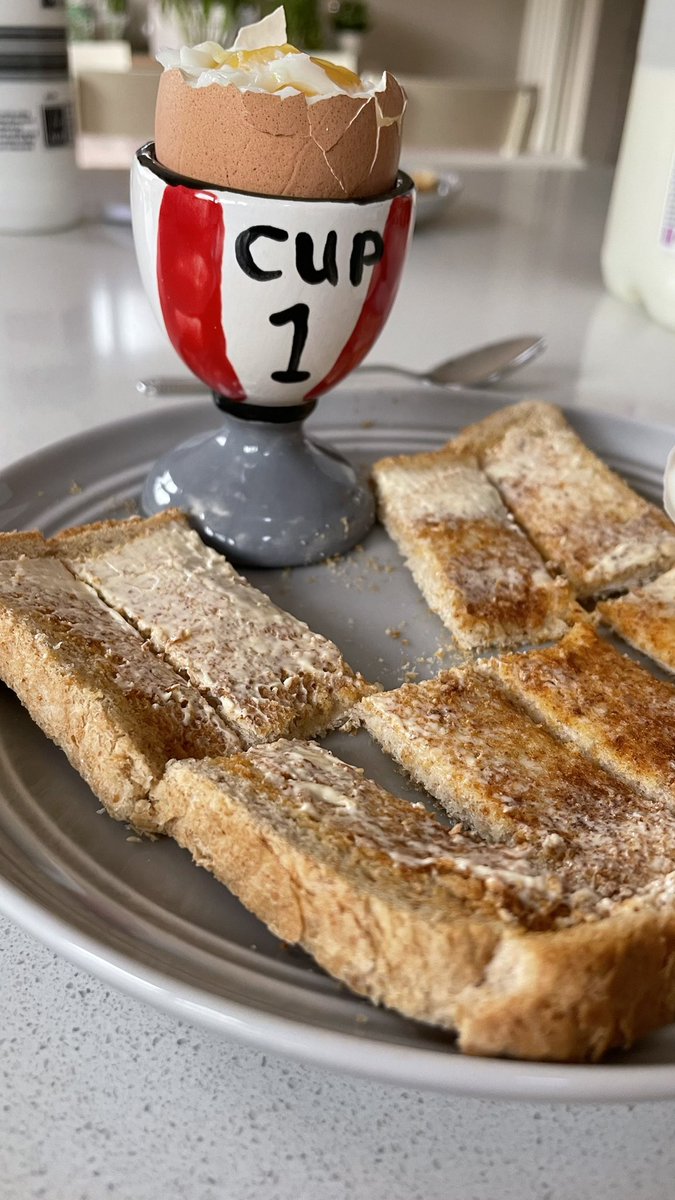 willcope's tweet image. Breakfast of Champions!
Good luck today, @SheffieldUnited. 
Travel safe, Blades fans!
#EmiratesFACup ⚽️🏆⚔️