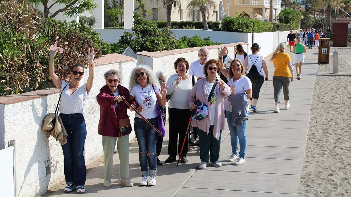 MijasCiudadanos's tweet photo. 🍊 Esta semana hemos puesto punto y final al programa organizado por el “Día Mundial de la Salud”. Las ediles de CS @CandelaLeom y @MariloOlmedo participaron en la caminata ‘En marcha por tu salud’ organizadas por el Área de Sanidad que puso fin a las actividades. https://t.co/eOyIaiNgeh