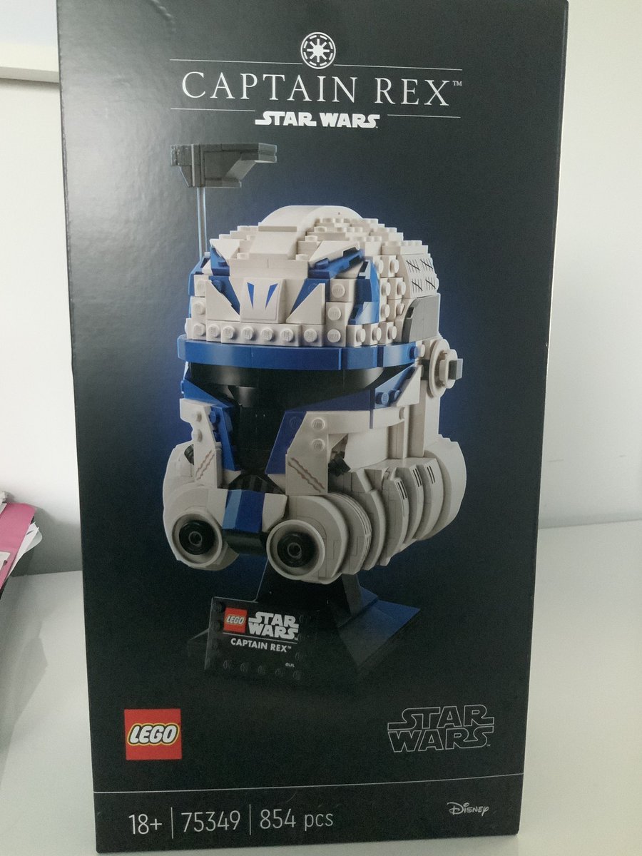 ParttimePleb's tweet image. When your big sister knows just how to cheer you up! 💜 #LEGO @StarWars