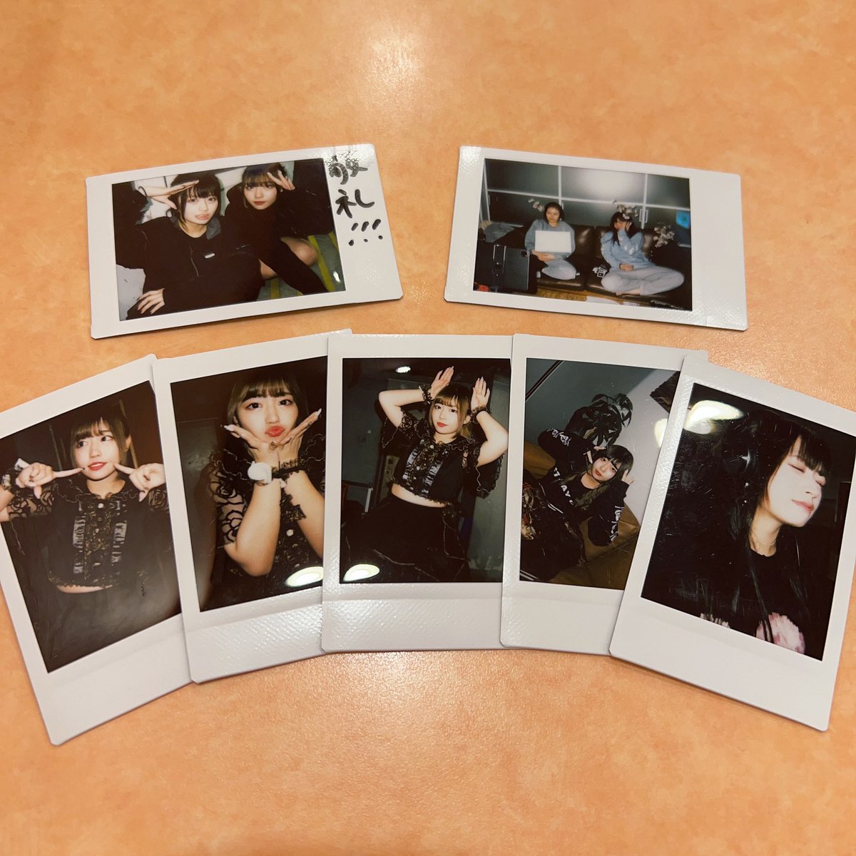 kmnr_shino07's tweet photo. 初対バンライブ…気負って後ろの方にいたけどすっごく楽しかったよ💕次は前の方に行けるように頑張る🤣🤣
神くじ4回引いたら全部りんちゃんで、追加2回引いたらレアみおちとまさかまさかのC賞✨✨
また休みの日にライブ行くね🥺💕︎💕︎

 #カミノリアル 
 #moG004 https://t.co/Nx7gjZ8KFT