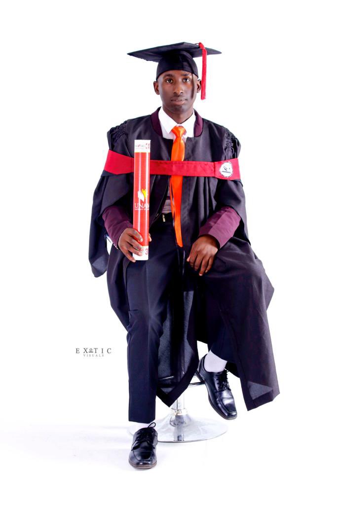 mwala99's tweet photo. We made it! @unam_na 🙏🏻🎓💯 https://t.co/m4JyxVx4Iz