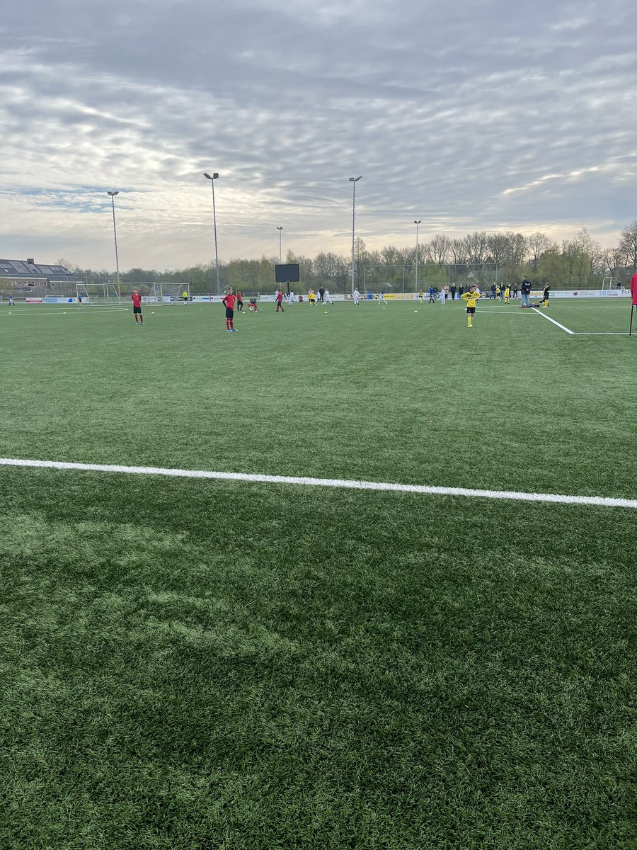 FrancisVeenema's tweet photo. Goedemorgen! @VEV67 @fcgopleiding @fcgroningen #jeugdscouting #fcgroningen https://t.co/GPmMa9ewIA