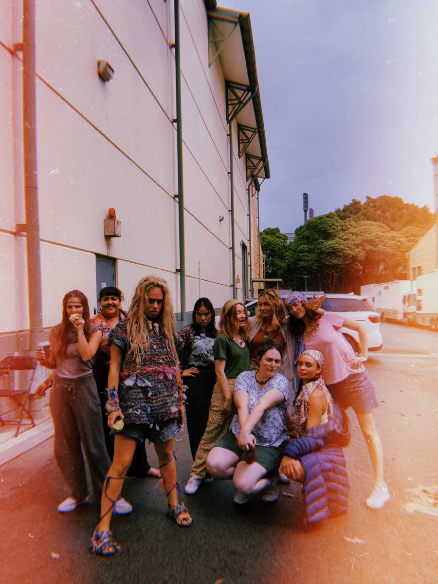 emmahornnn's tweet photo. Okay that’s enough time apart…I miss my ‘07 family way too much 😭💕 https://t.co/GCBZIx8SVu