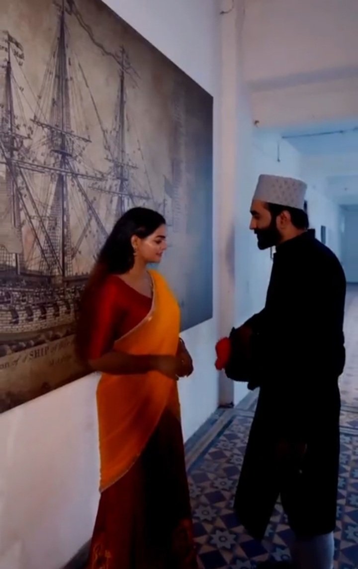 VarunKrRana's tweet photo. Muslim boy removing bindi, draping her head and converting her without any shame! 

They will still vociferously claim via cringey sermons and cliched messages of harmony and diversity that love has no religion ! https://t.co/s3JgINXxUD