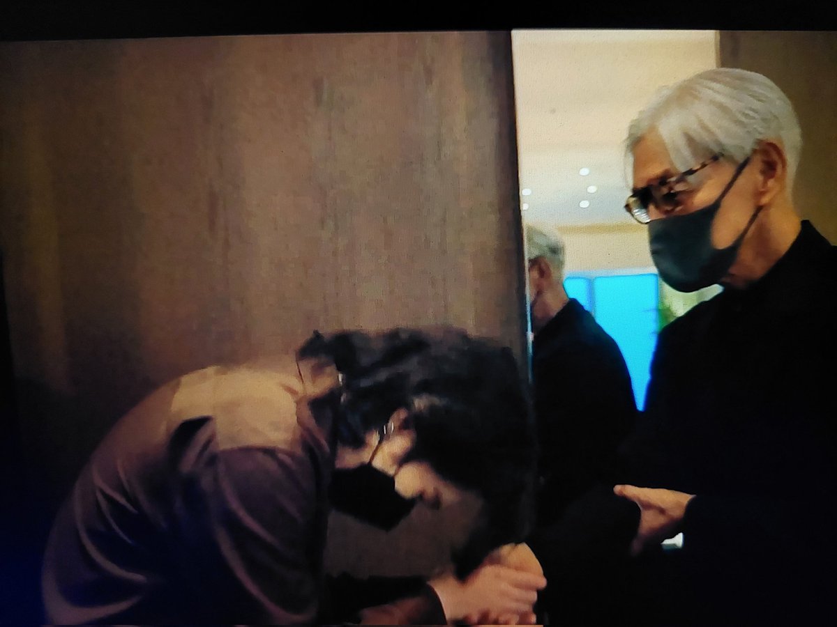 Sweet_Danger__'s tweet photo. Io non immagino come Yoongi ha affrontato la notizia della Scomparsa di Ryuichi Sakamoto. Ma allo stesso tempo, credo che si è sentito onorato di essere probabilmente l'ultimo progetto del grande Musicista. Io spero che Sakamoto, dovunque si trovi in questo momento, sia contento- https://t.co/3UgdAmxINa