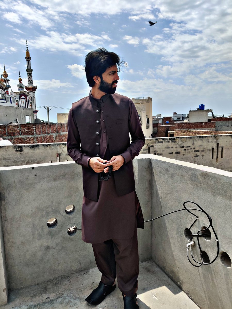ZackyNaeem's tweet photo. Eid Mubarak ☺️ 2023 https://t.co/U1CKsBDkEP